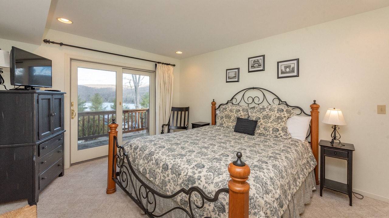 Photo of Bedroom in Thayerville
