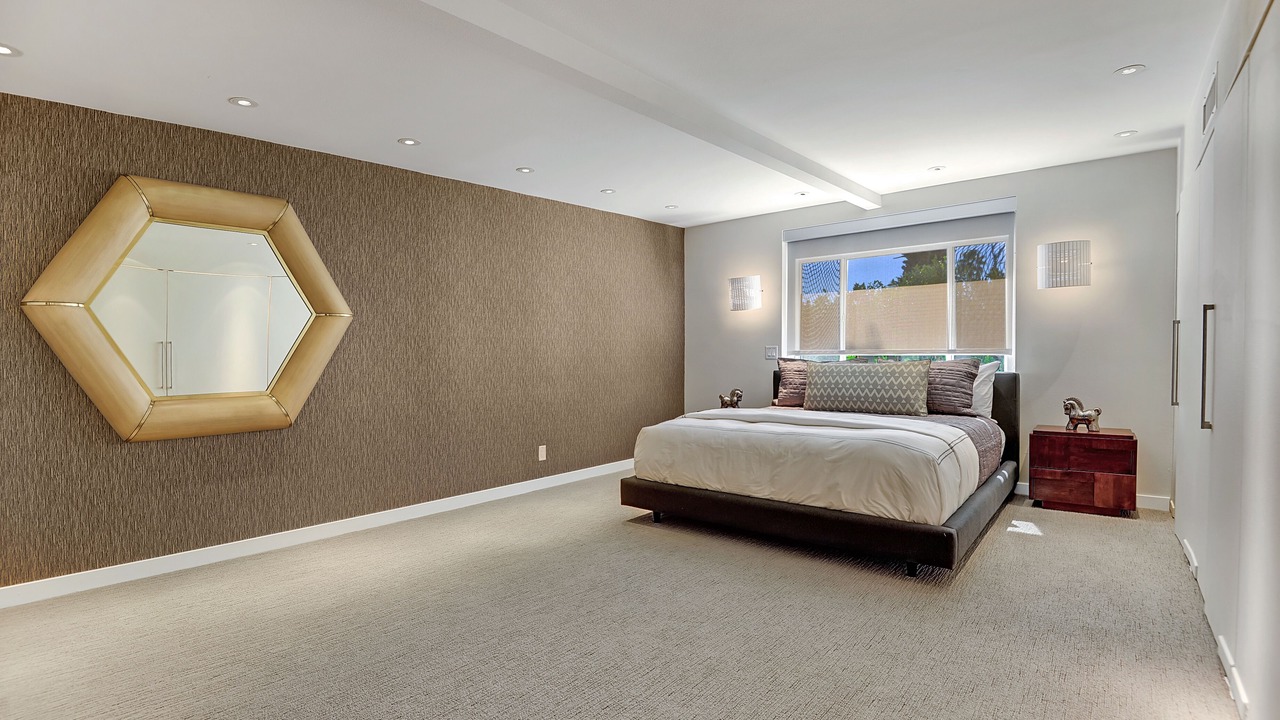 Photo of Others in The Movie Colony