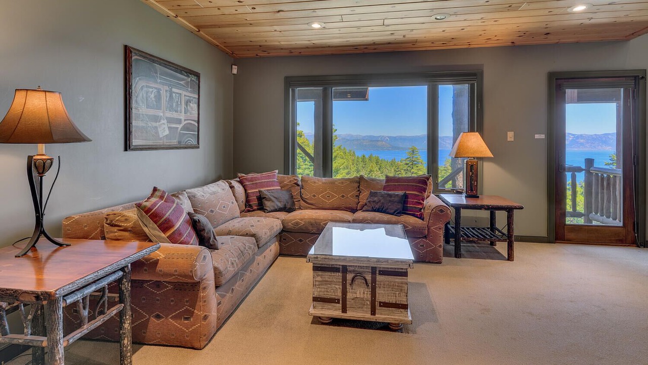Photo of Livingroom in Carnelian Bay