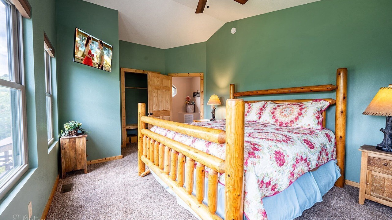 Photo of Bedroom in Wears Valley