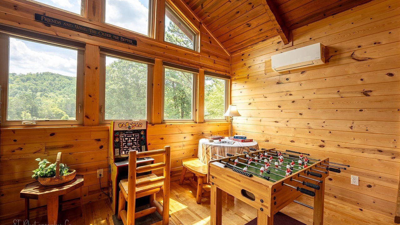 Photo of Bedroom in Wears Valley