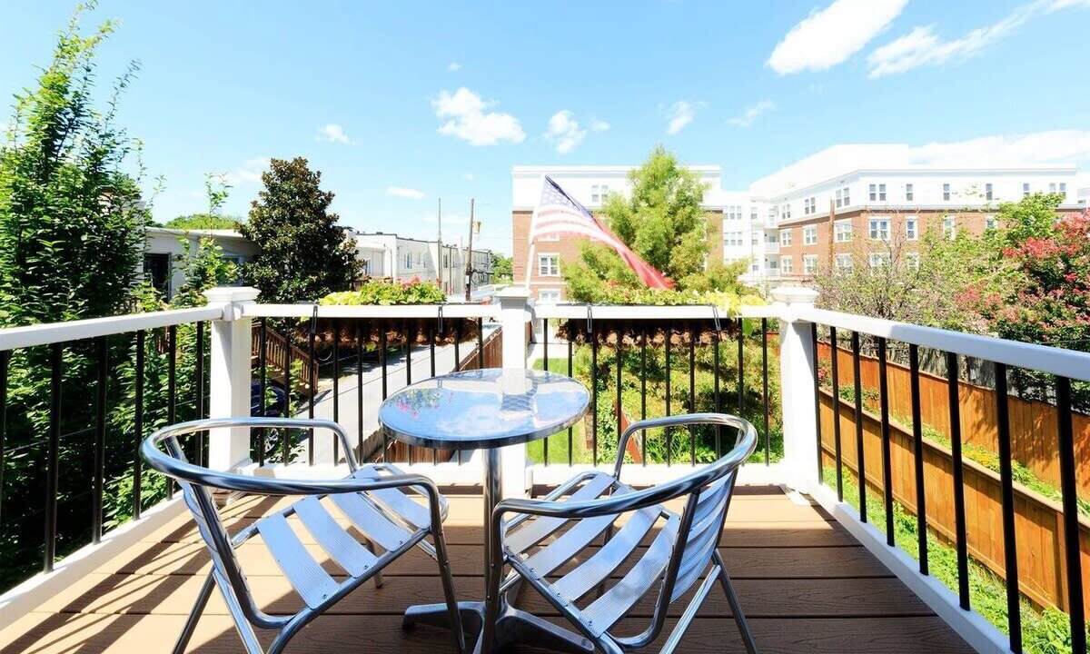 Photo of Patio Balcony in Hill East
