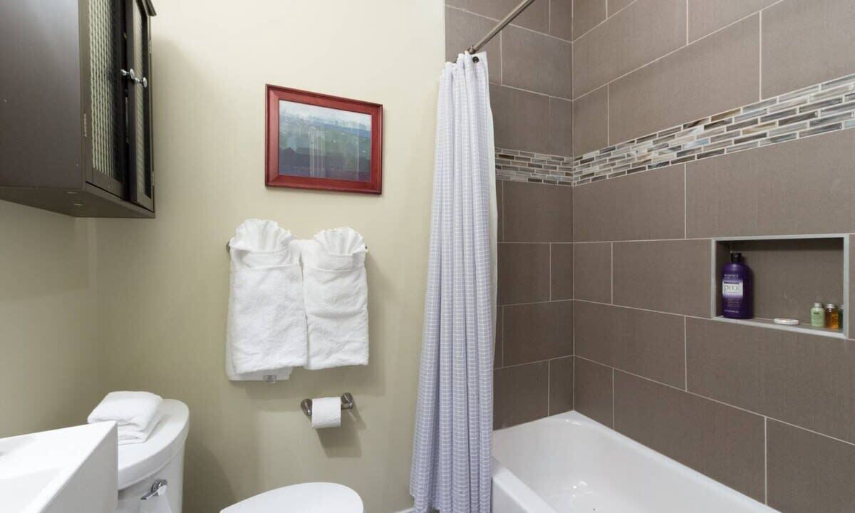 Photo of Bathroom in Hill East