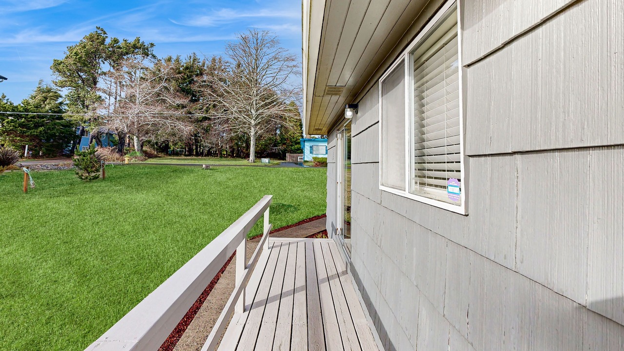 Photo of Patio Balcony in Roads End