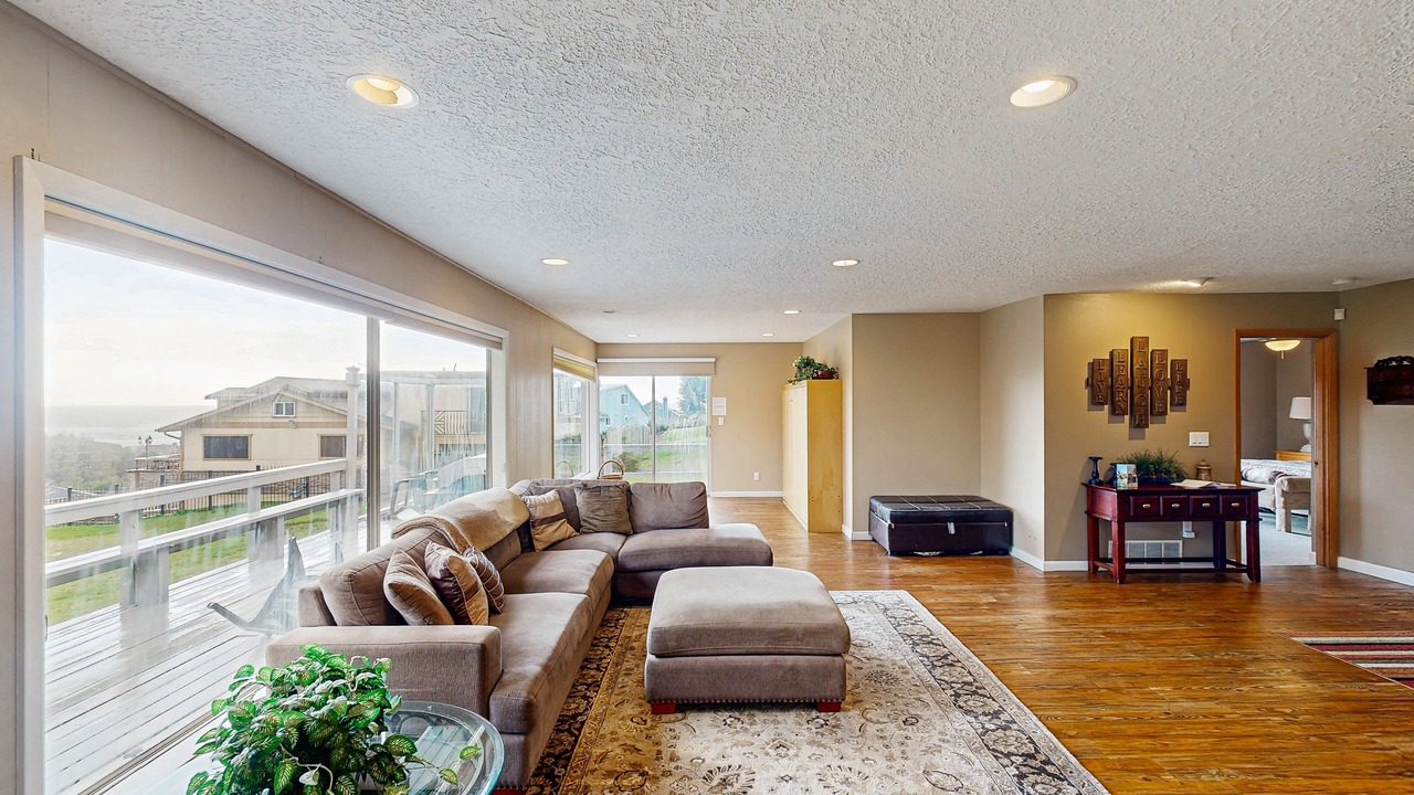 Photo of Livingroom in Roads End
