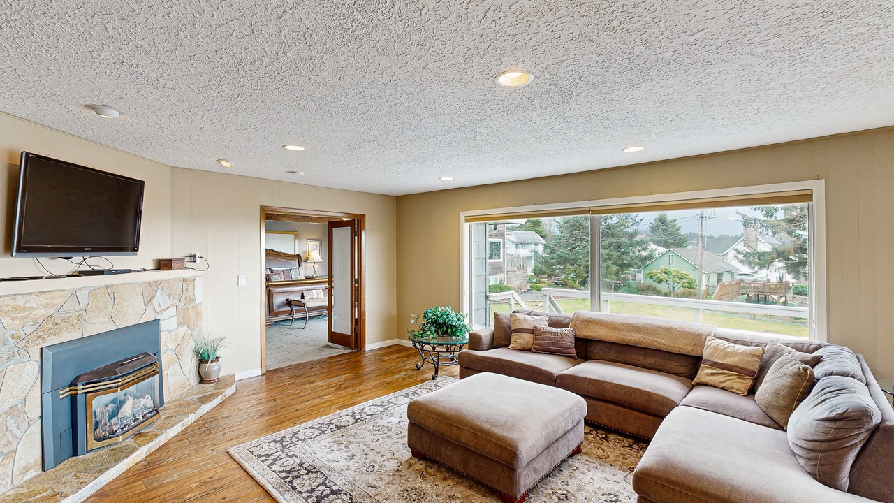 Photo of Livingroom in Roads End