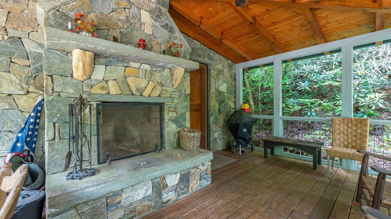 Photo of Livingroom in Old Fort