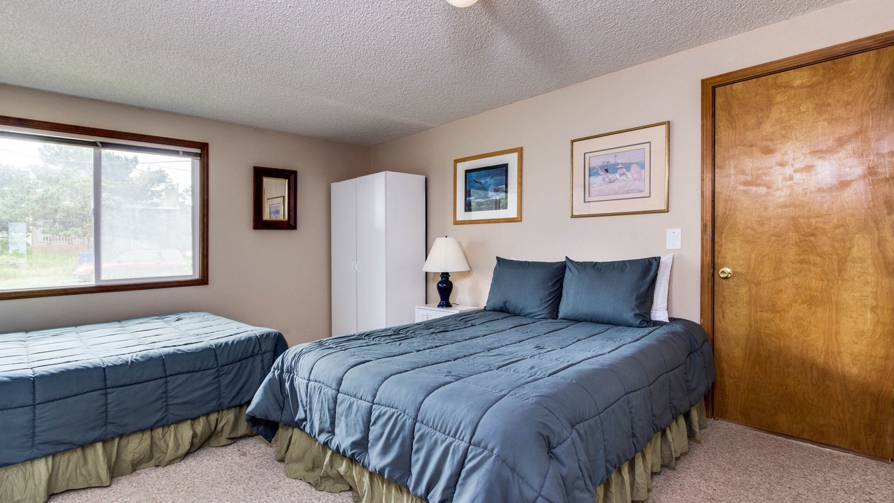 Photo of Bedroom in Gleneden Beach