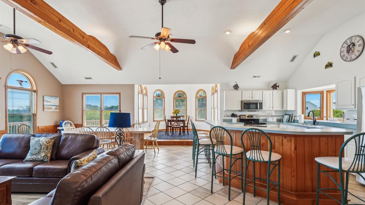 Photo of Livingroom in Whalehead Beach