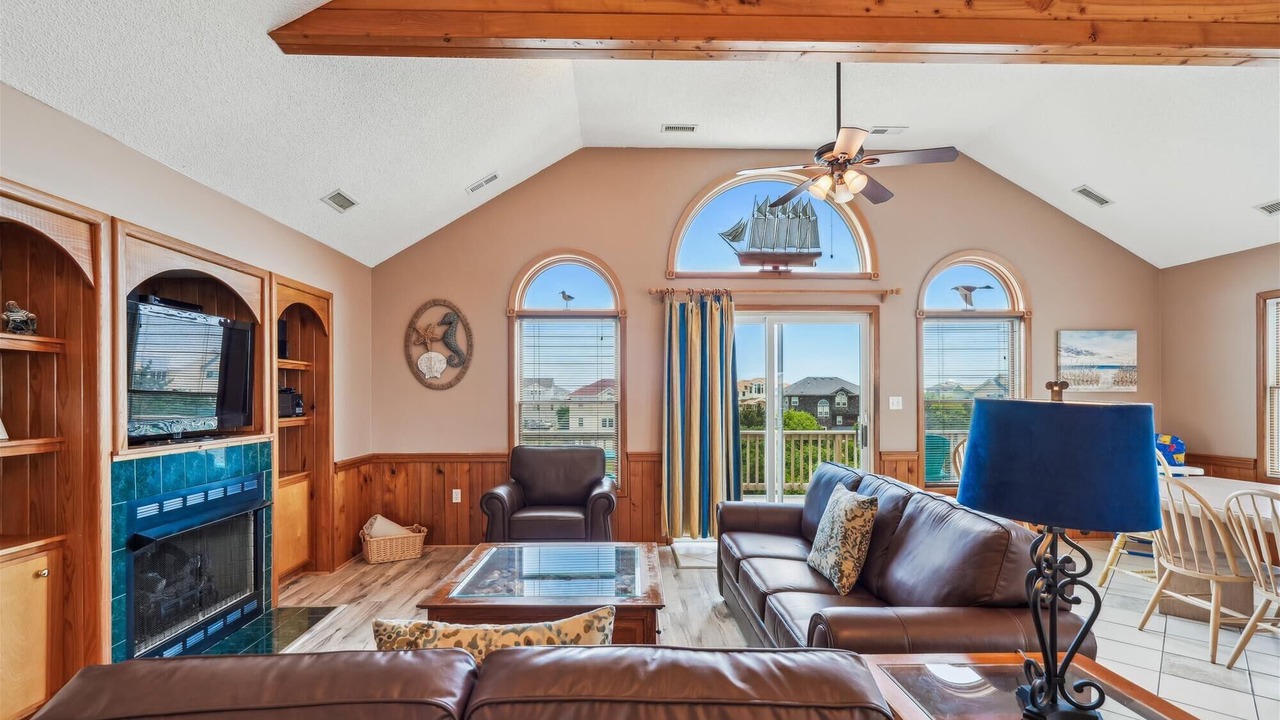 Photo of Livingroom in Whalehead Beach