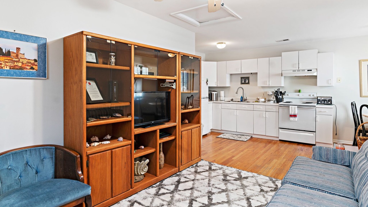 Photo of Livingroom in Historic District - North