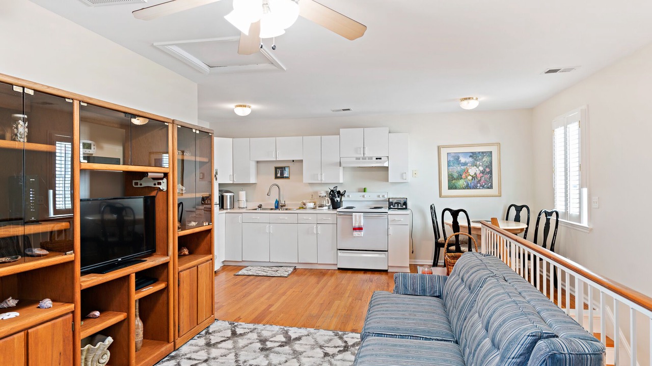 Photo of Livingroom in Historic District - North
