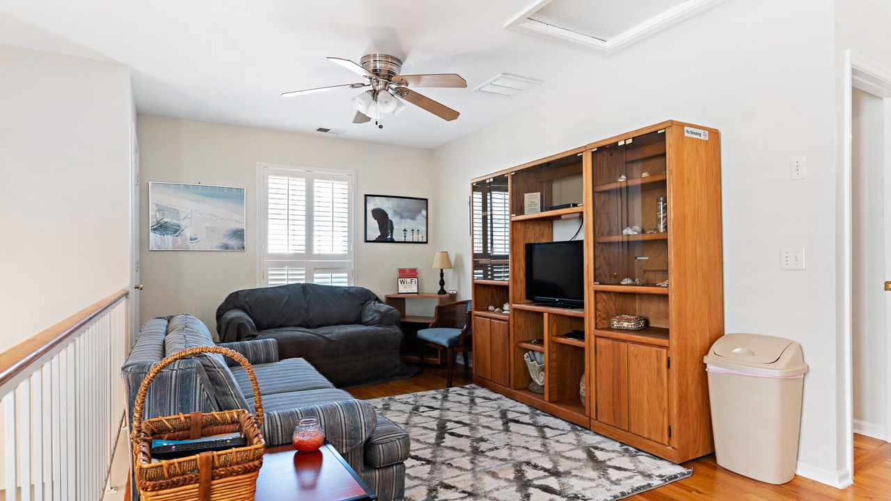 Photo of Livingroom in Historic District - North