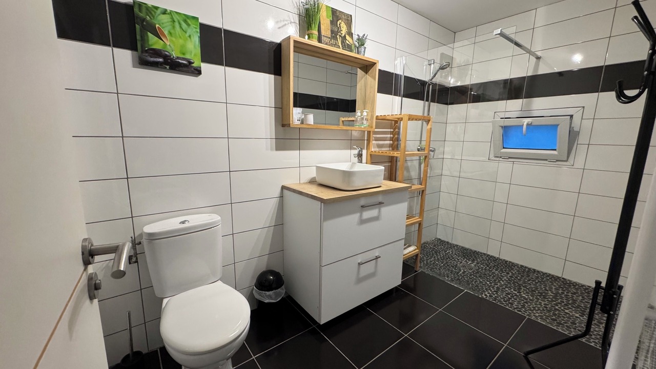 Photo of Bathroom in Flayosc