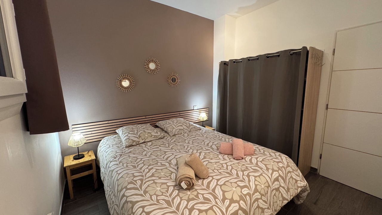 Photo of Bedroom in Flayosc