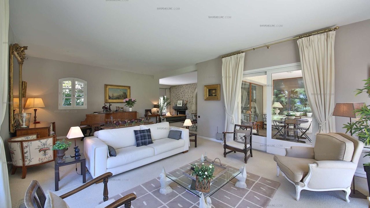 Photo of Livingroom in Menthon-Saint-Bernard