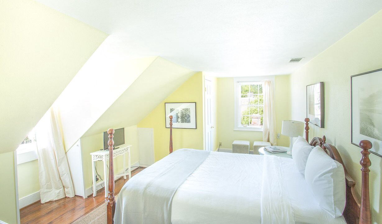 Photo of Bedroom in Historic District - North