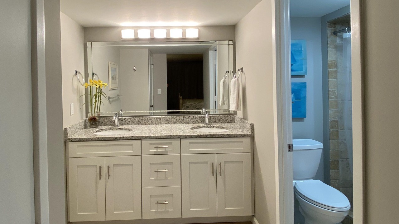 Photo of Bathroom in Arcadian Shores