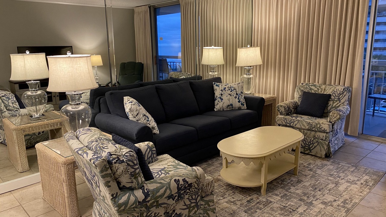 Photo of Livingroom in Arcadian Shores