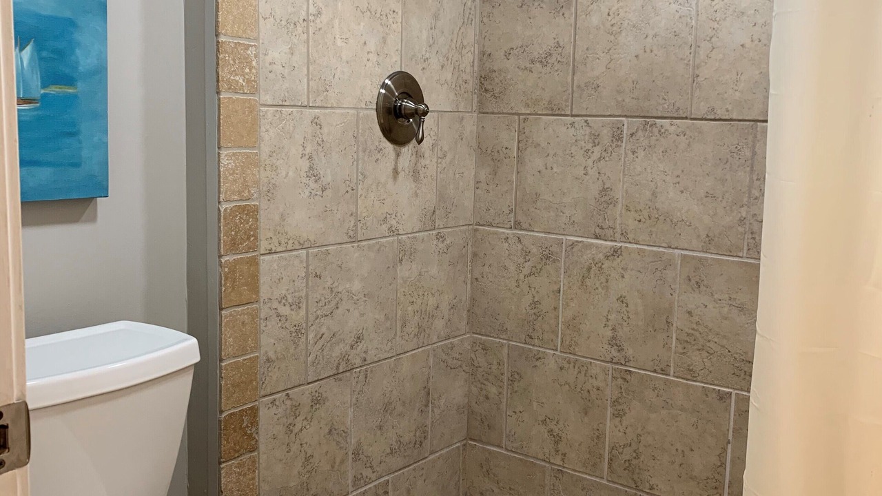 Photo of Bathroom in Arcadian Shores