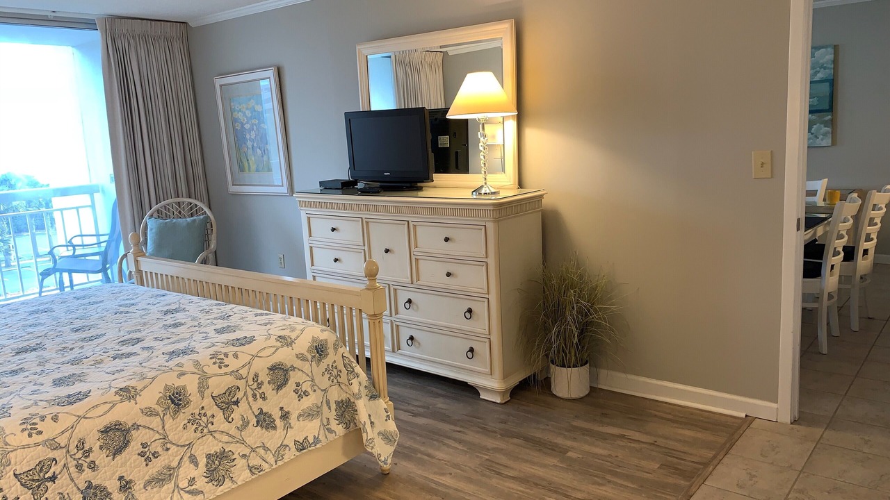 Photo of Bedroom in Arcadian Shores
