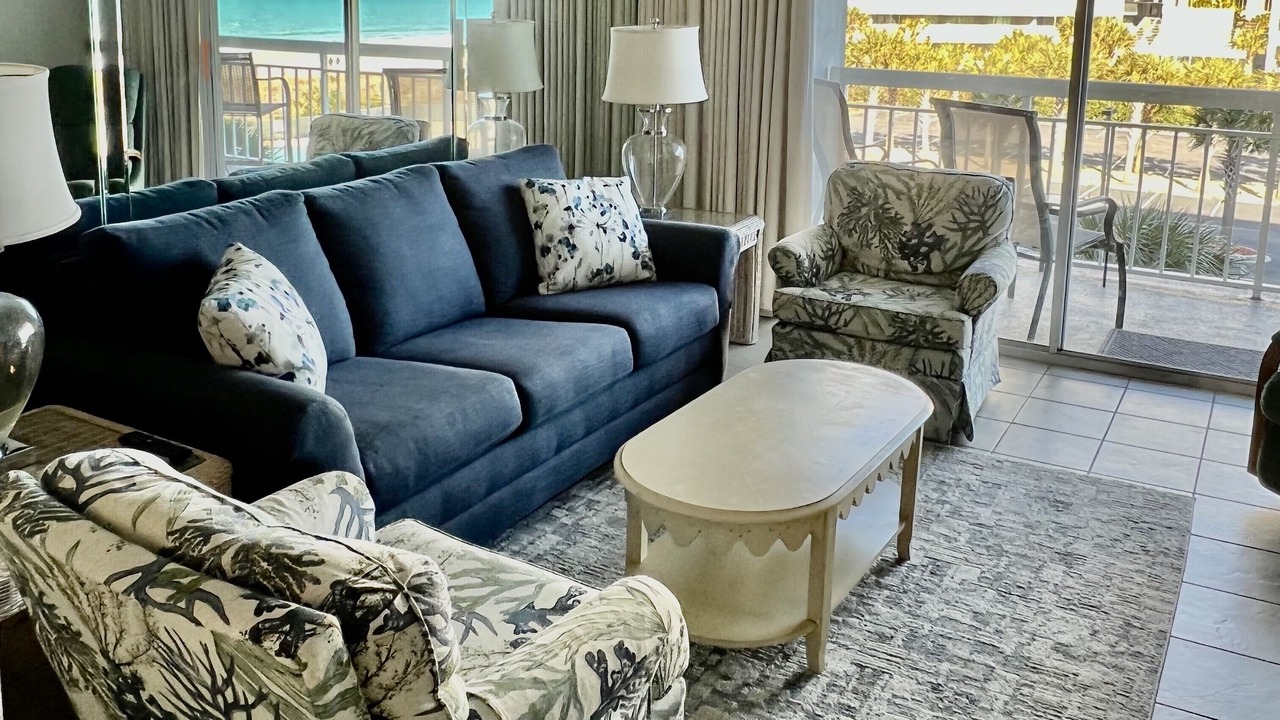 Photo of Livingroom in Arcadian Shores