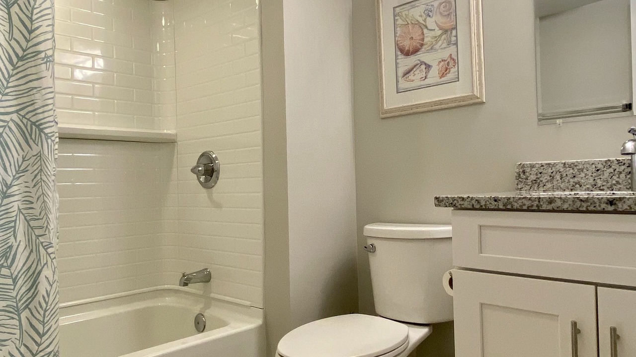 Photo of Bathroom in Arcadian Shores