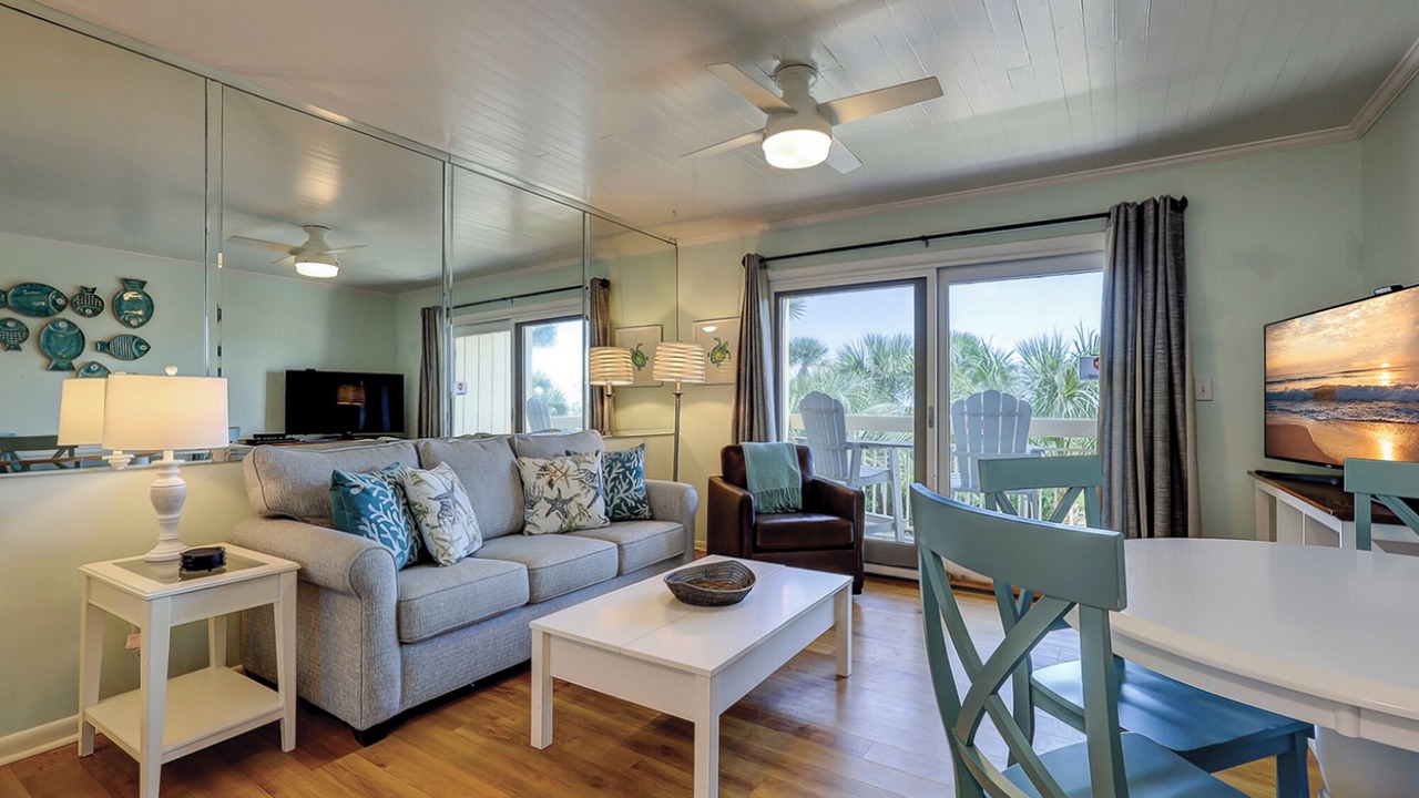 Photo of Livingroom in North Forest Beach