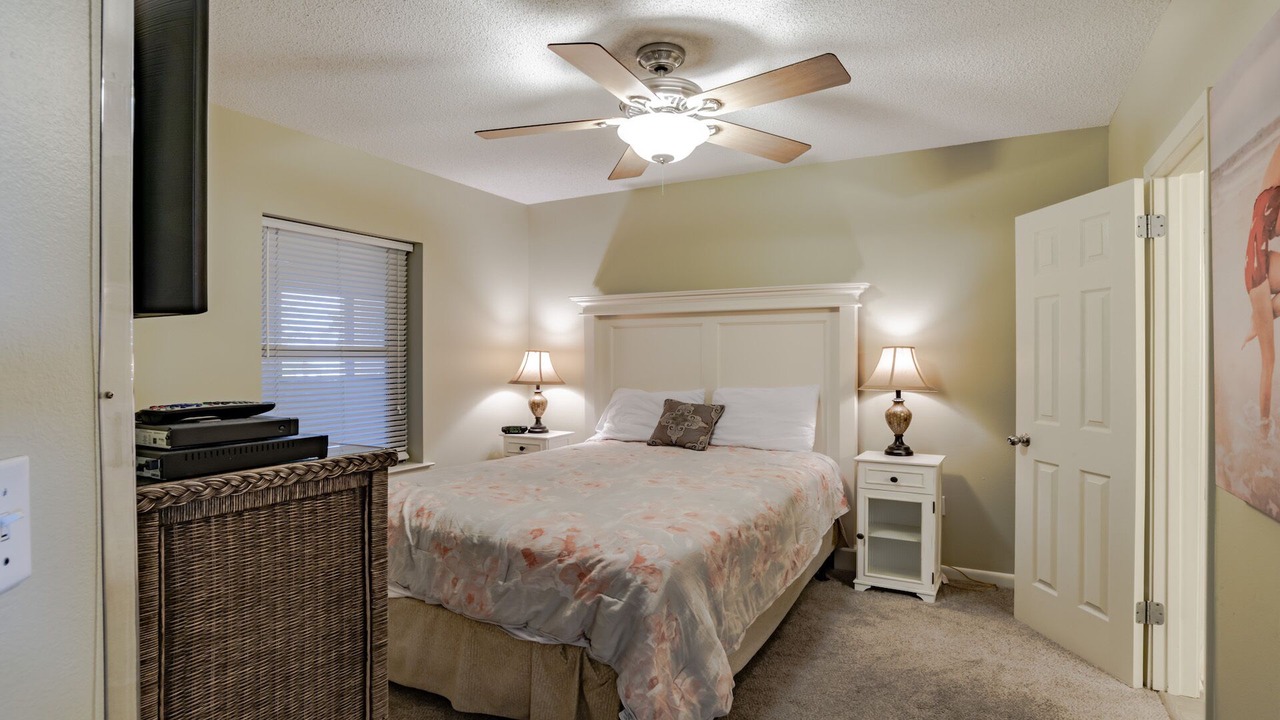 Photo of Bedroom in Orange Beach East