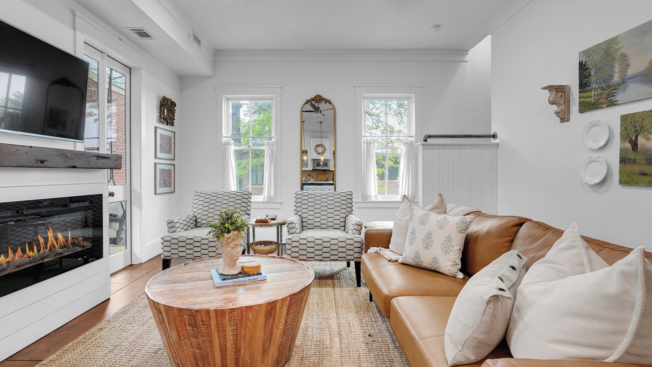 Photo of Livingroom in Carlton Landing