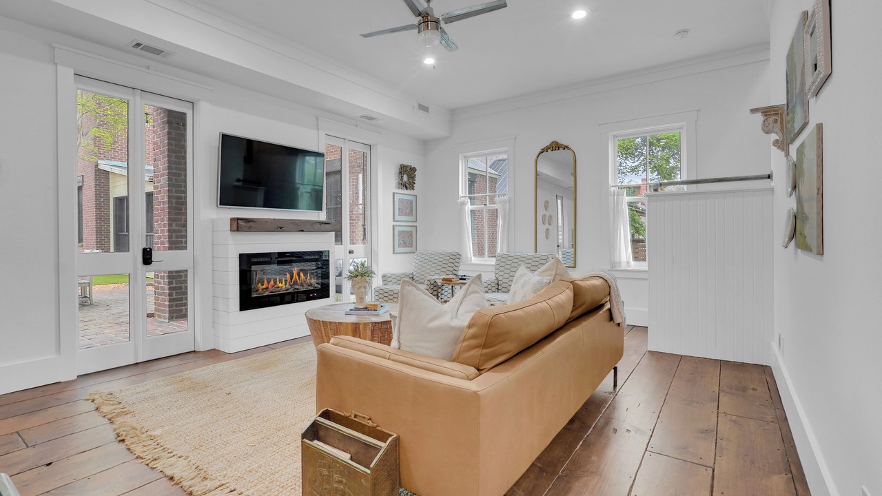 Photo of Livingroom in Carlton Landing