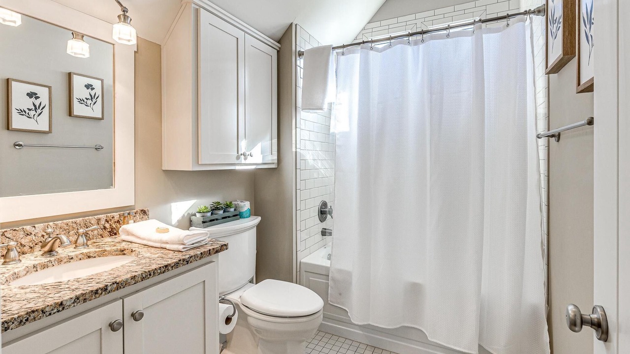 Photo of Bathroom in Eufaula