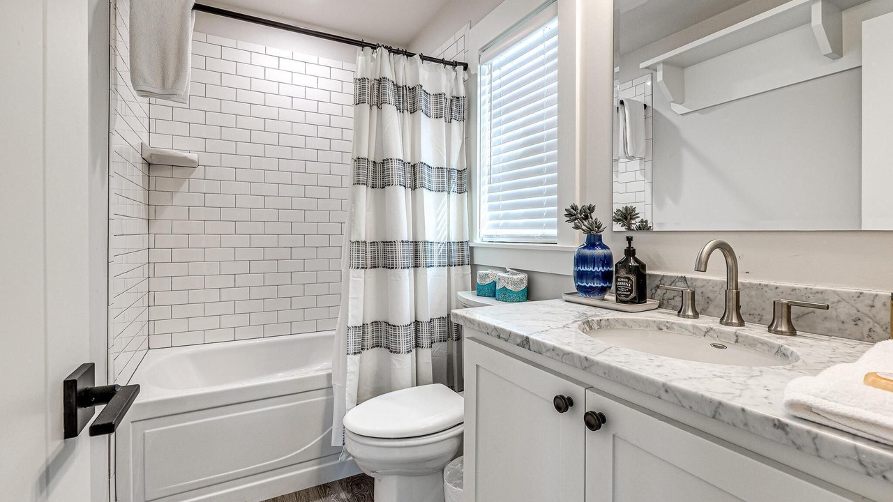 Photo of Bathroom in Carlton Landing