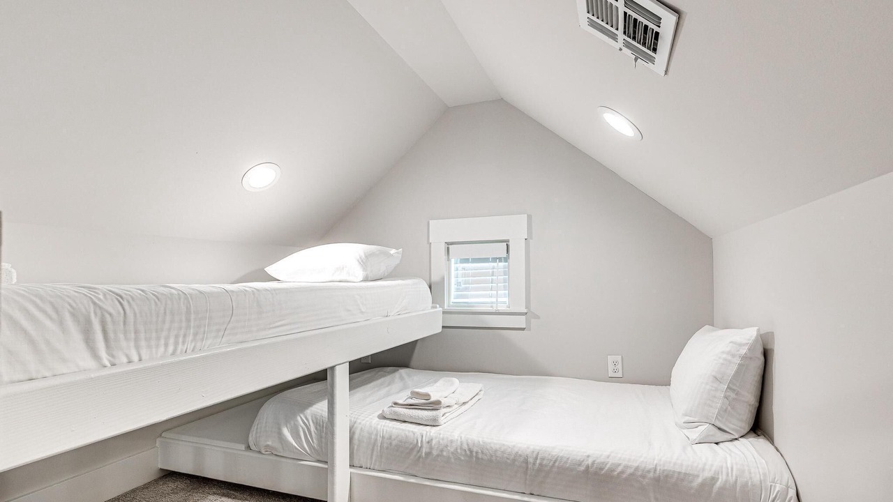 Photo of Bedroom in Carlton Landing