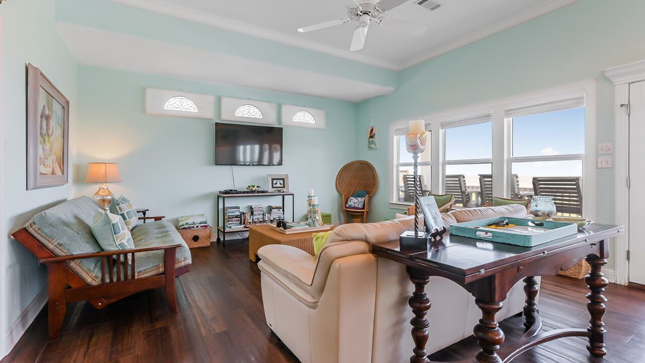 Photo of Livingroom in Port Bolivar
