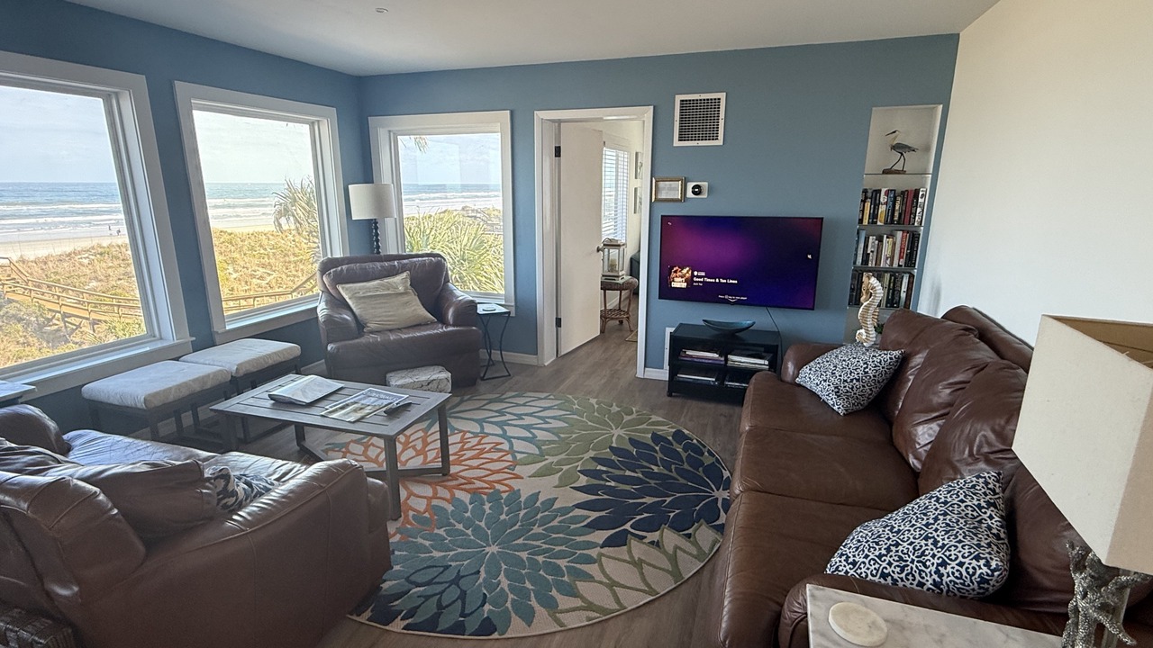 Photo of Livingroom in Crescent Beach