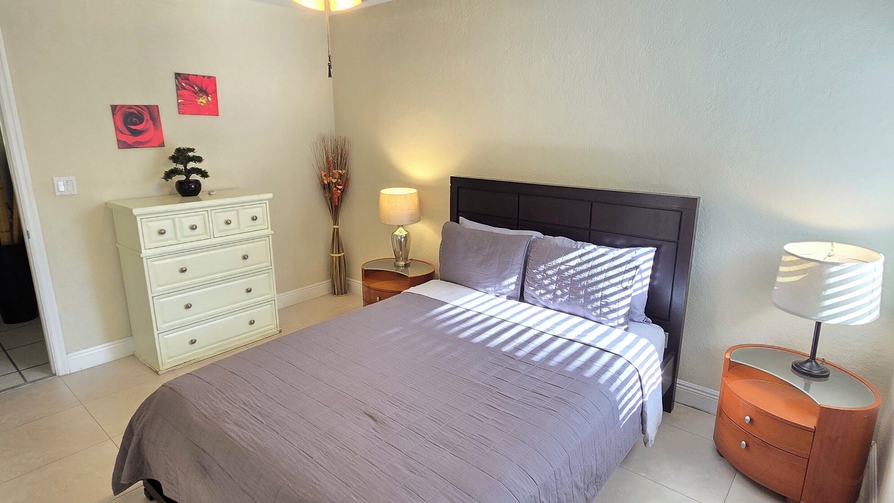 Photo of Bedroom in Lauderdale-by-the-Sea