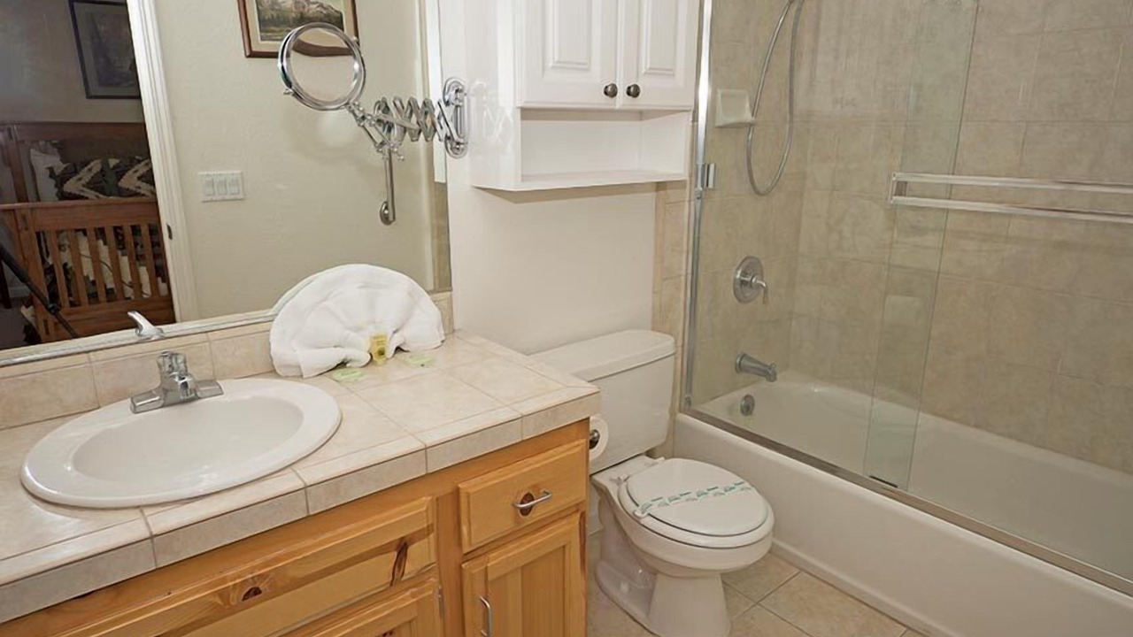 Photo of Bathroom in Bijou Park