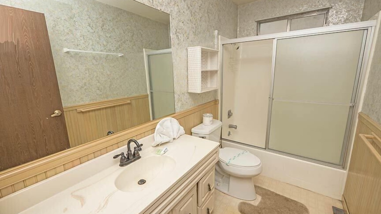 Photo of Bathroom in Al Tahoe