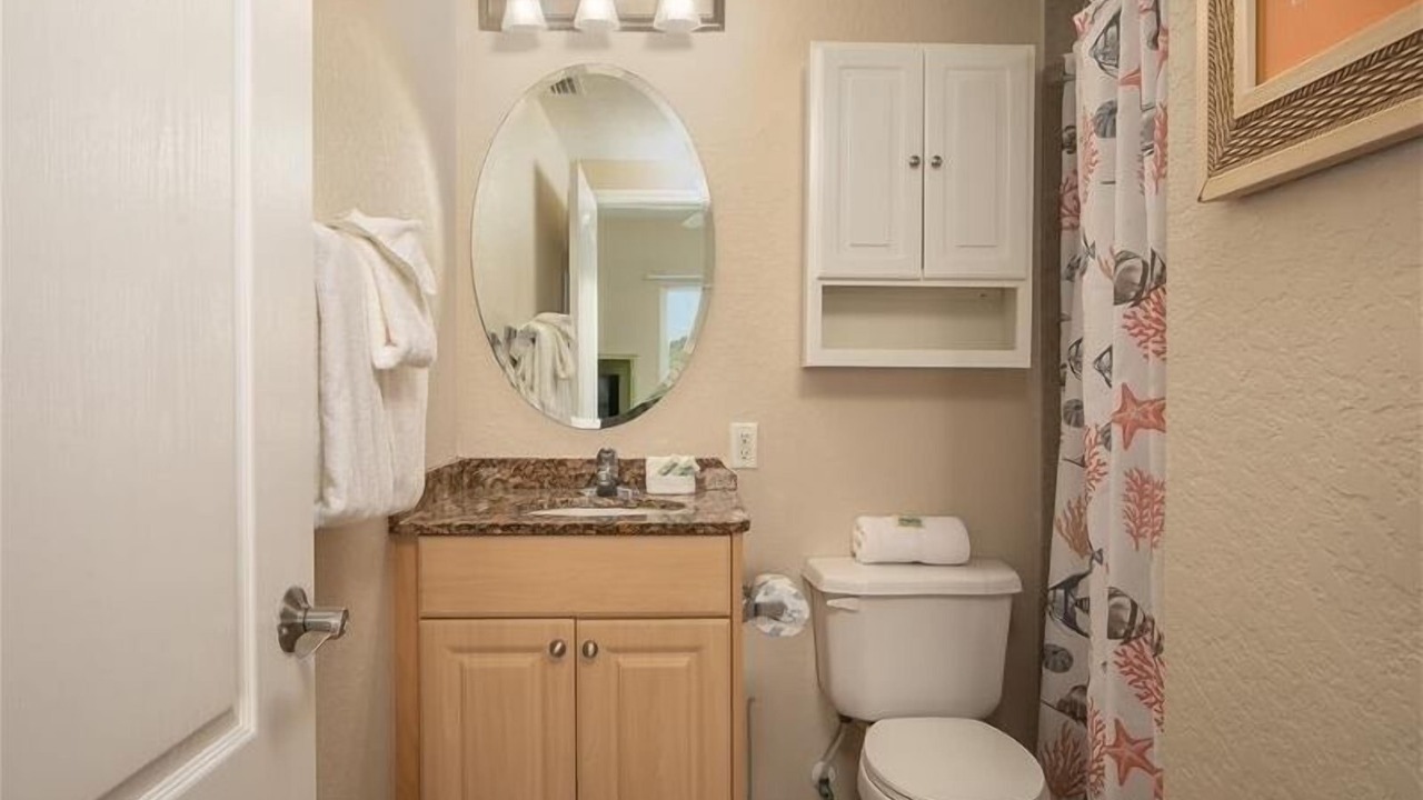Photo of Bathroom in Treasure Island