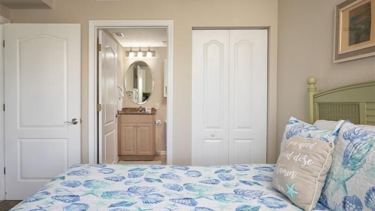 Photo of Bathroom in Treasure Island