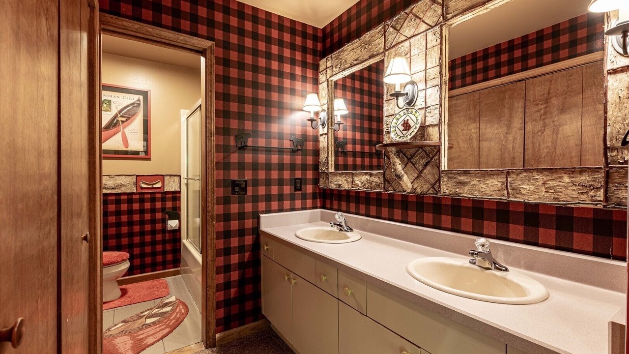 Photo of Bathroom in Inlet