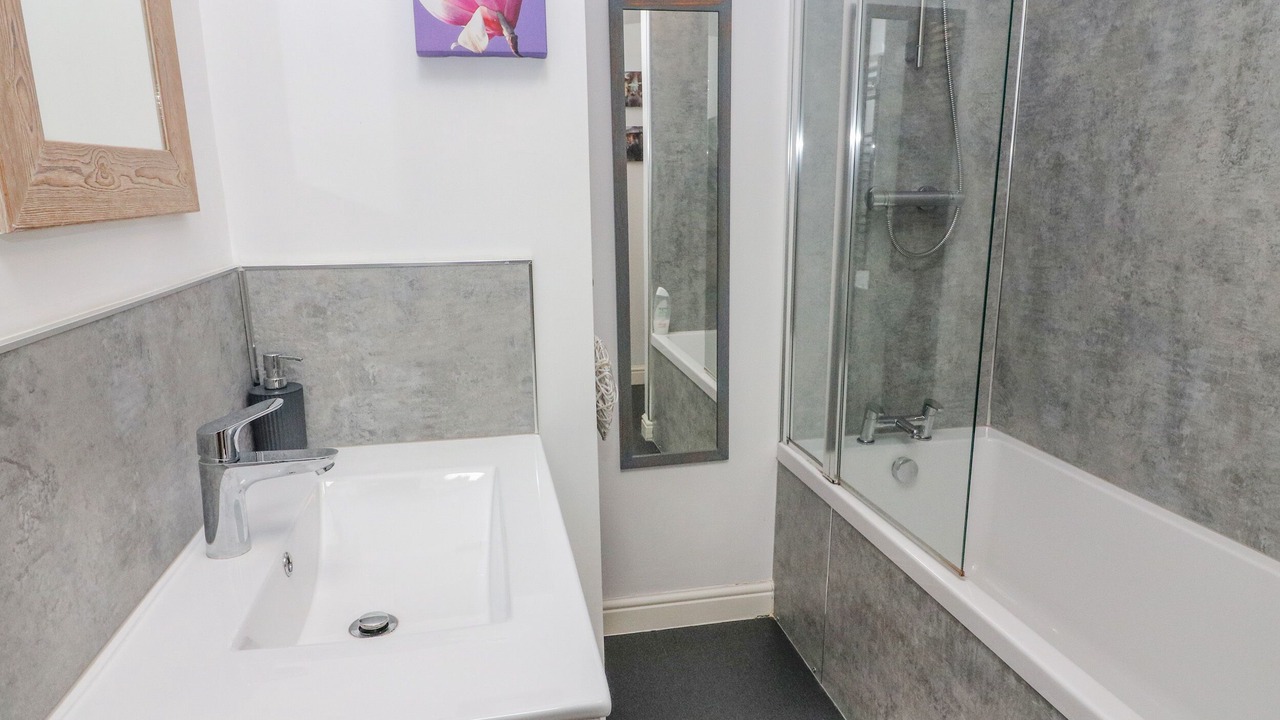 Photo of Bathroom in Giggleswick