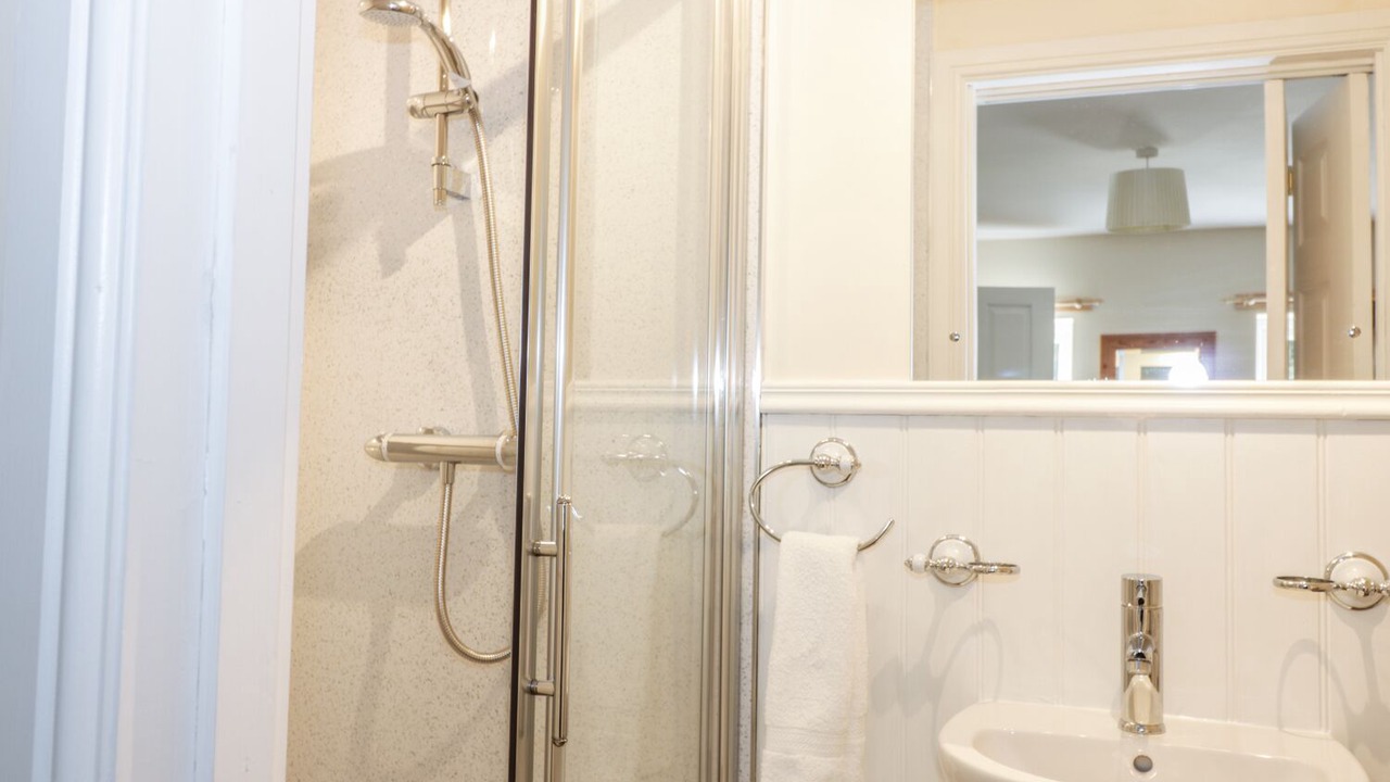 Photo of Bathroom in Walkerburn