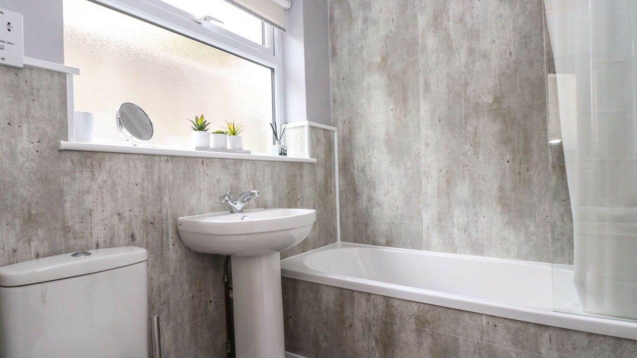 Photo of Bathroom in Chysauster