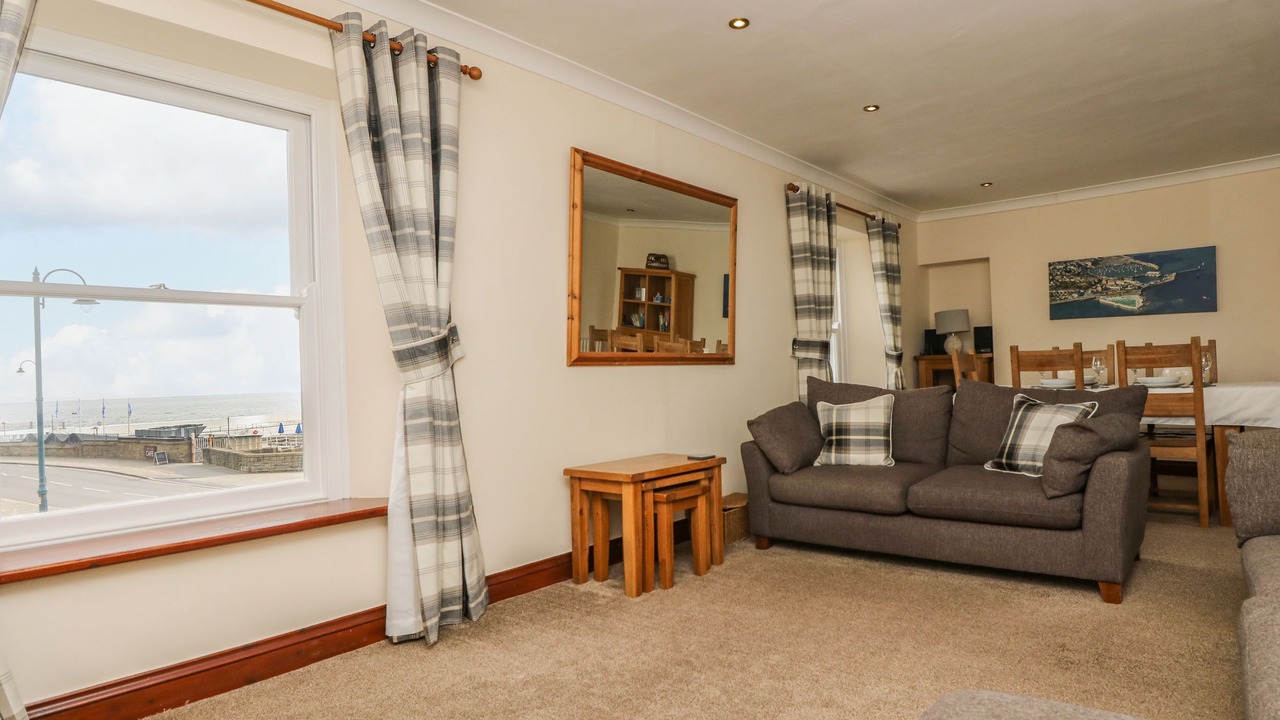 Photo of Livingroom in Chysauster