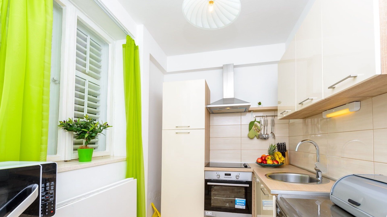 Photo of Kitchen in Pile