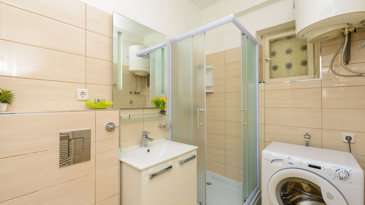 Photo of Bathroom in Pile