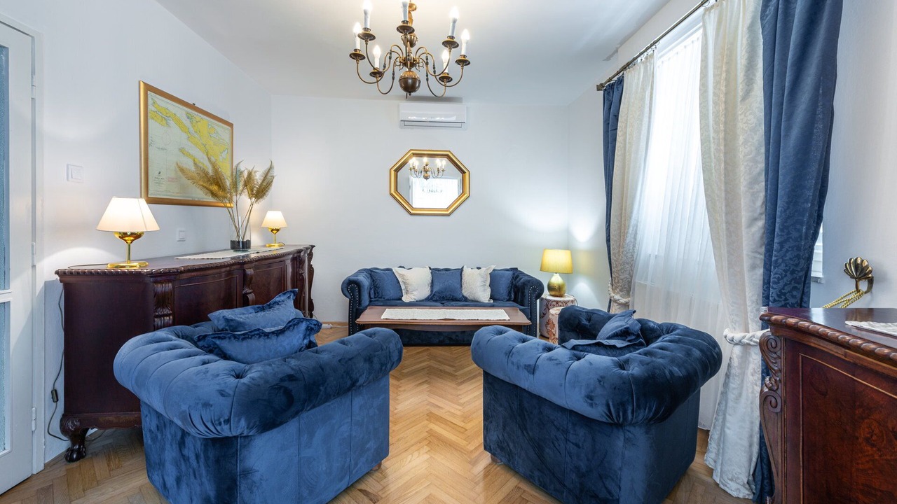 Photo of Livingroom in Pile