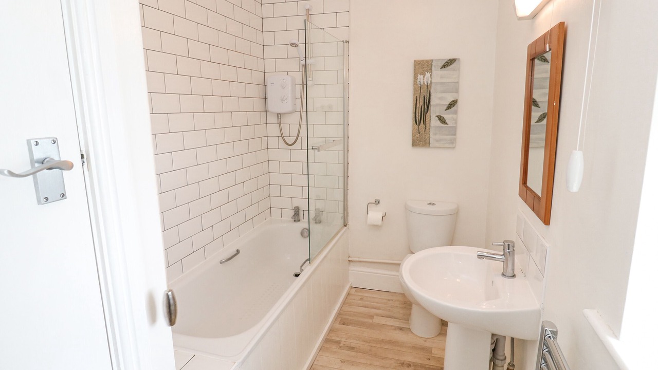Photo of Bathroom in Coverack